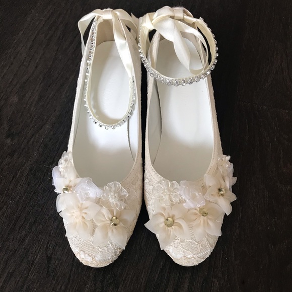 Custom-made Bridal Shoes - Picture 3 of 16